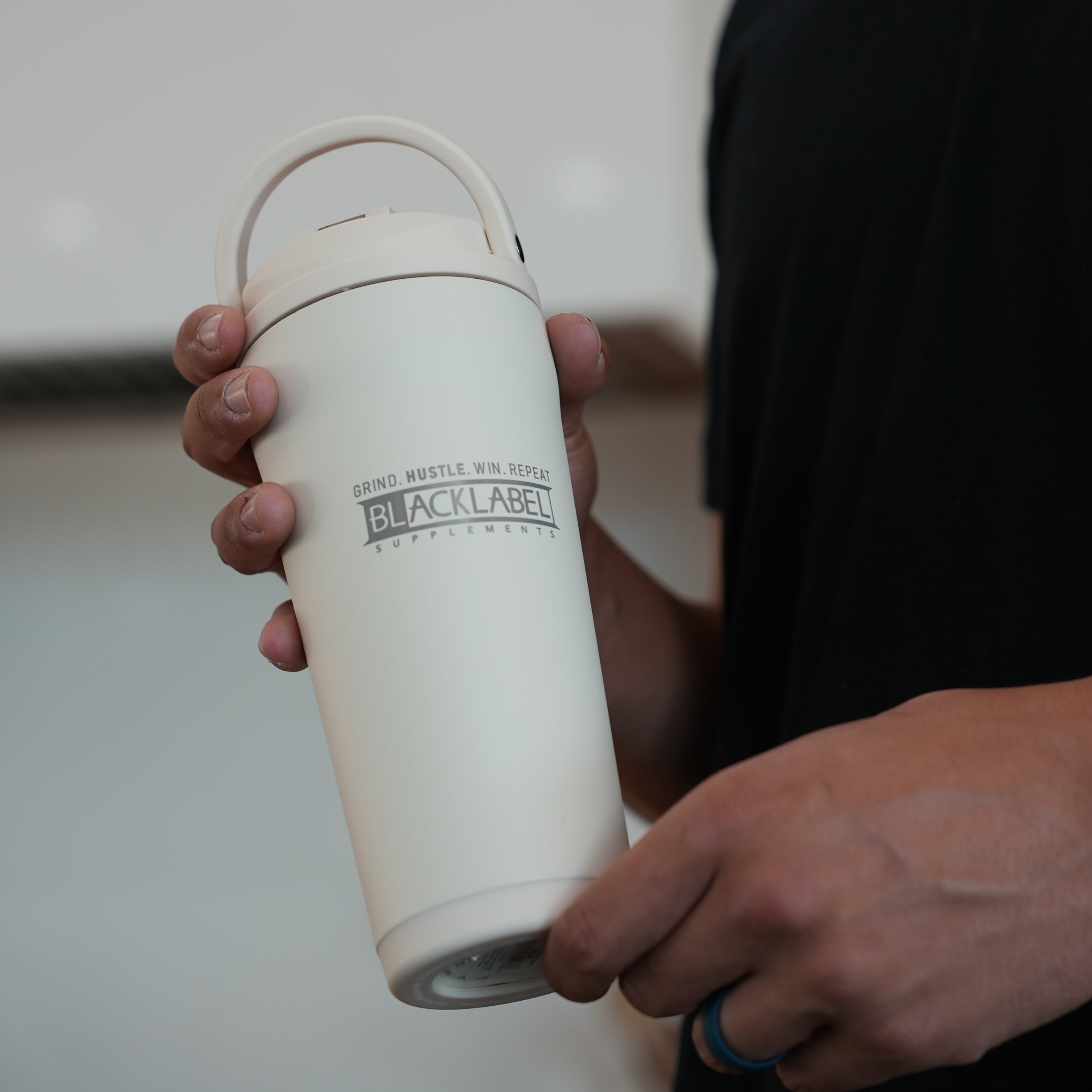BLACKLABEL Supplements: HYDROJUG 24 OZ. INSULATED SHAKER