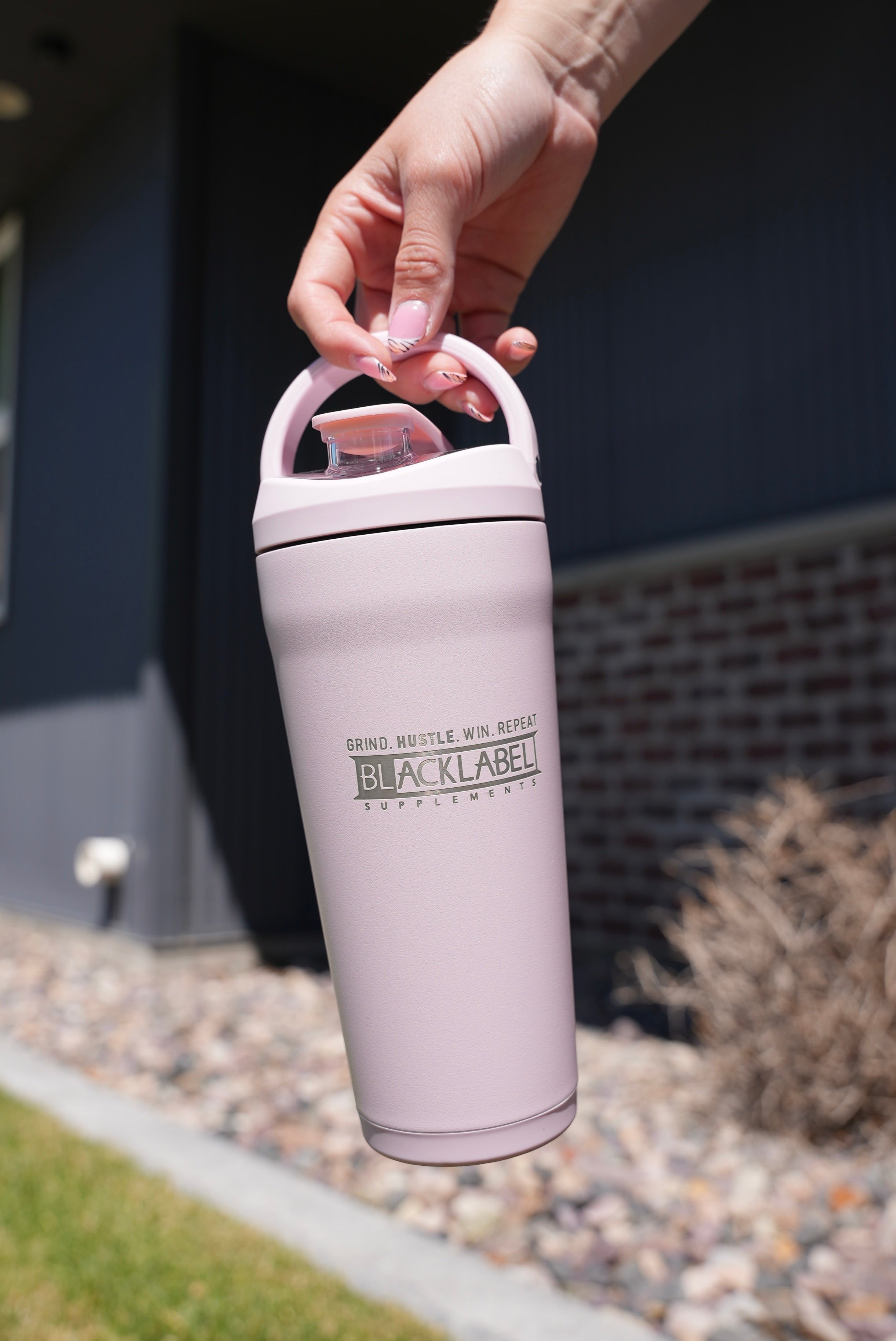 BLACKLABEL Supplements: HYDROJUG 24 OZ. INSULATED SHAKER