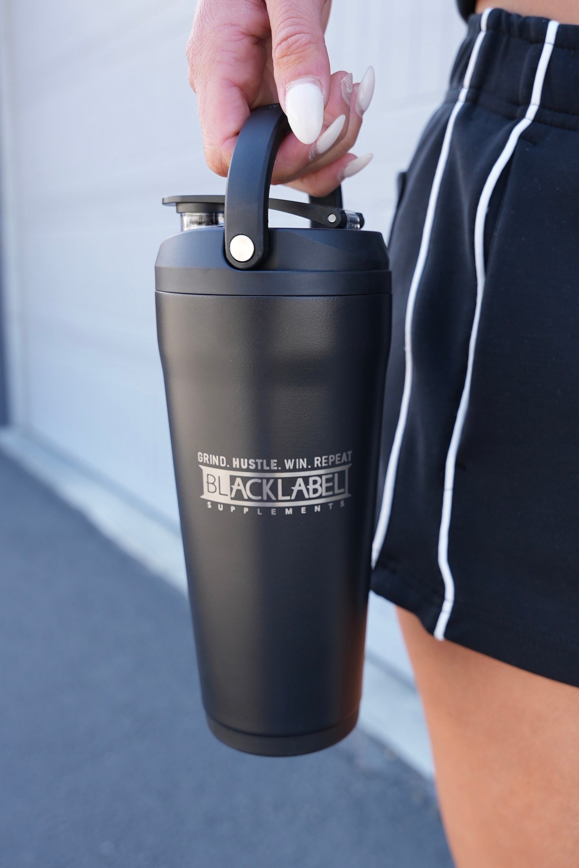 BLACKLABEL Supplements: HYDROJUG 24 OZ. INSULATED SHAKER